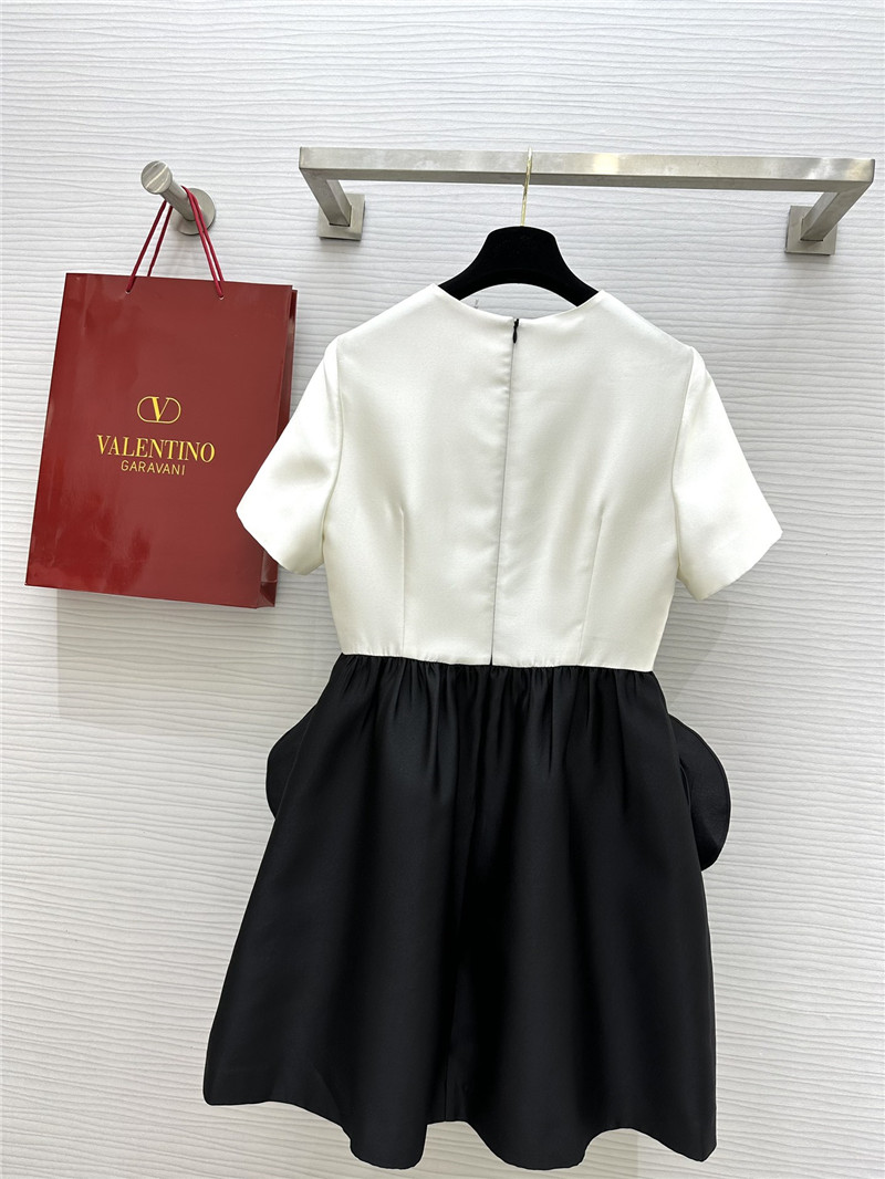 Va1e*ntin0 contrast rose short-sleeved dress replica d&g clothing