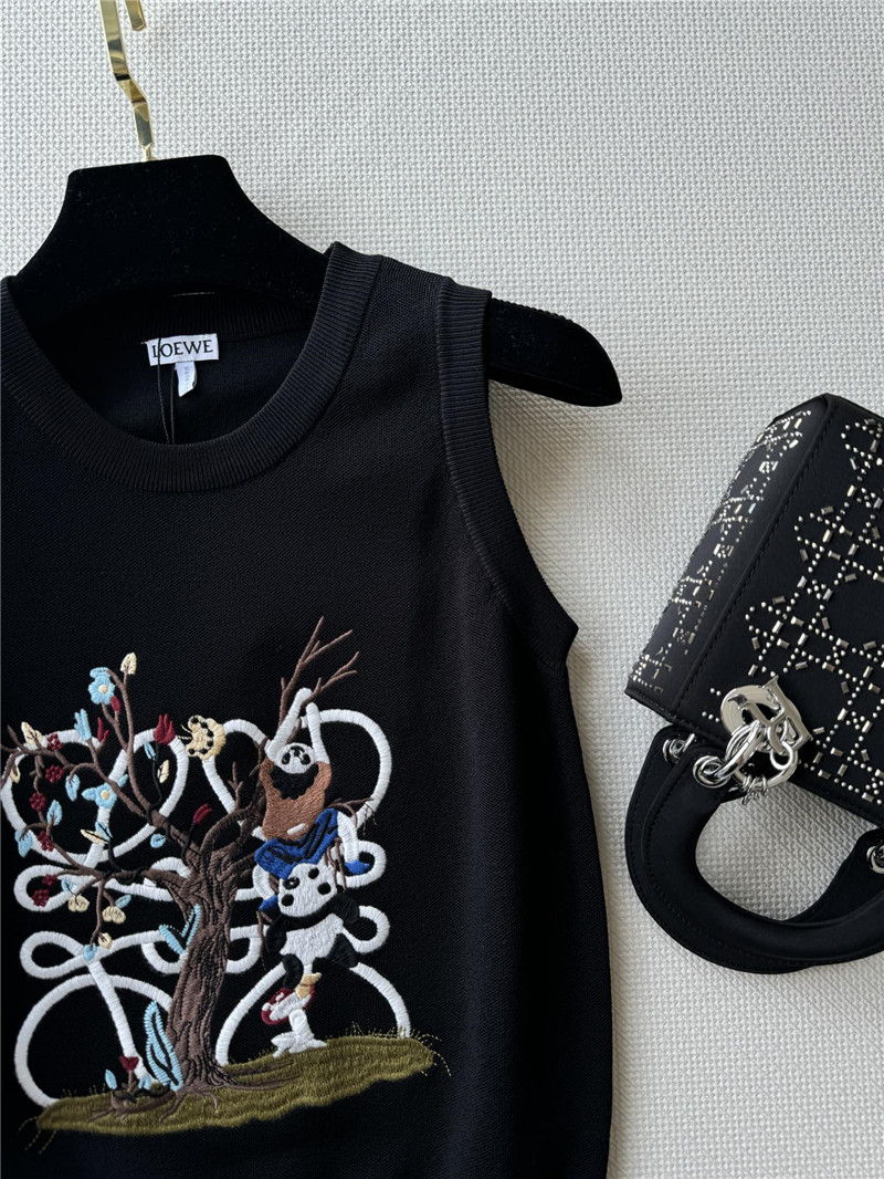 L0ew* heavy industry embroidery pattern t-shirt replicas clothes