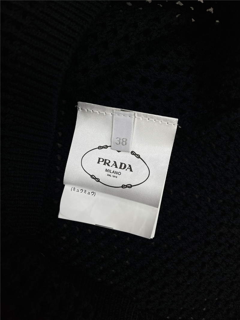 Pra*a hollow knitted vest replica designer clothes