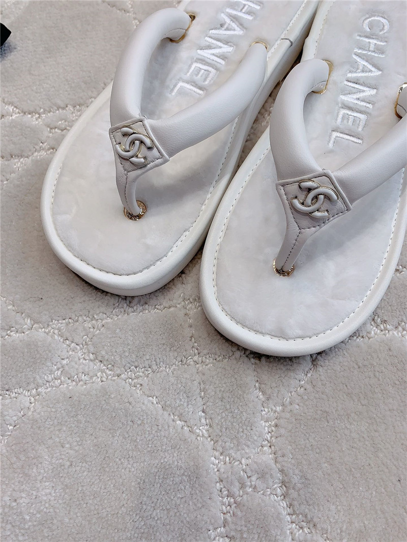 Ch**el logo white lambskin leather flip-flops