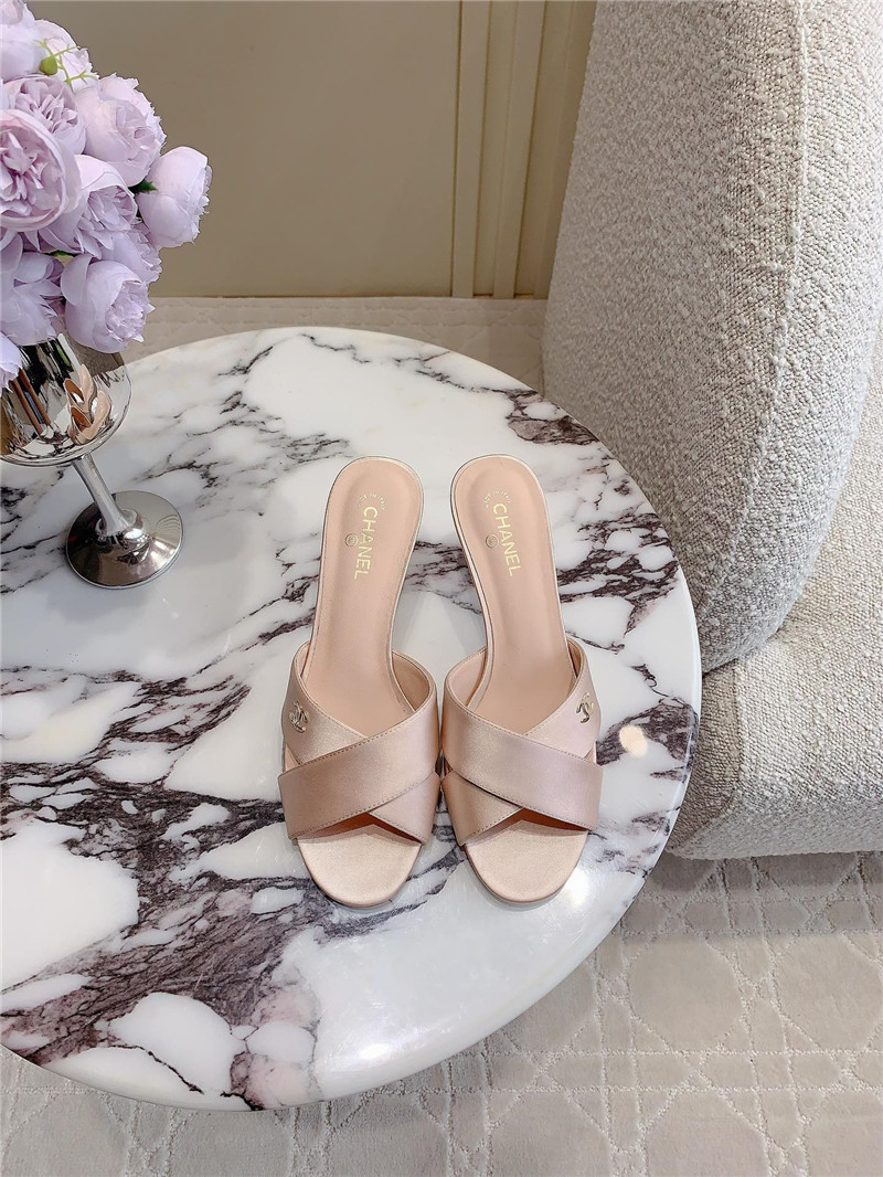 Ch**el beige velvet pearl heel mule