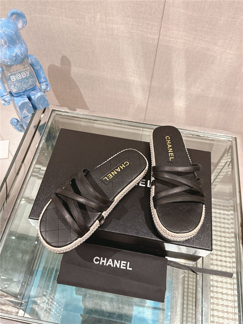 Ch**el cross leather platform slippers black