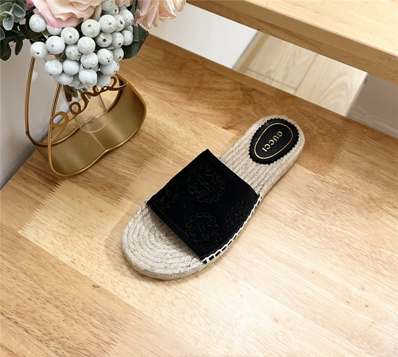 Gvc*1 interlocking g espadrille slides black
