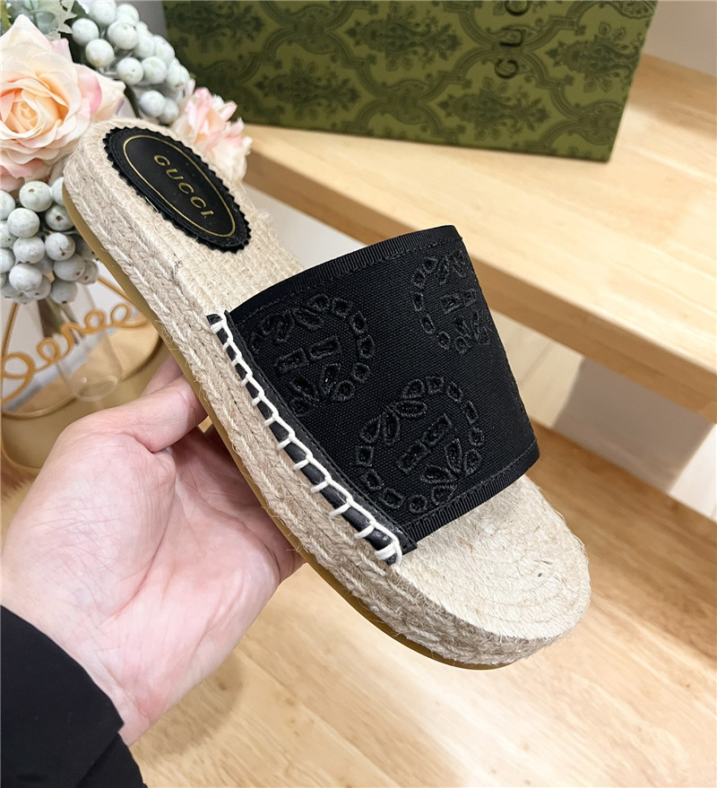 Gvc*1 interlocking g espadrille slides black