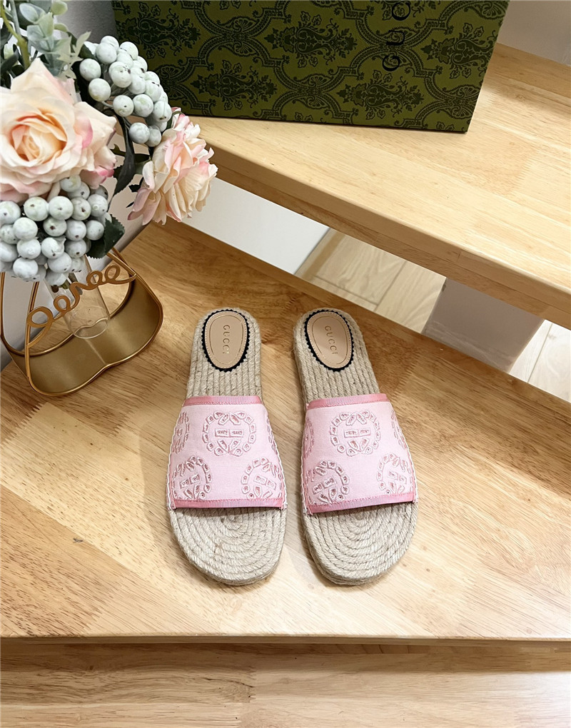 Gvc*1 interlocking g espadrille slides pink