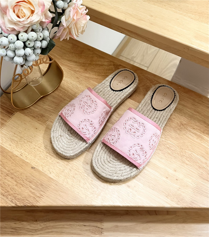 Gvc*1 interlocking g espadrille slides pink