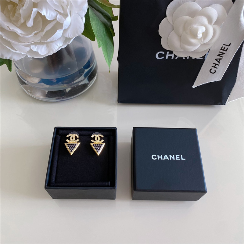 ch**el gold double c triangle black D1am0nd stud earrings