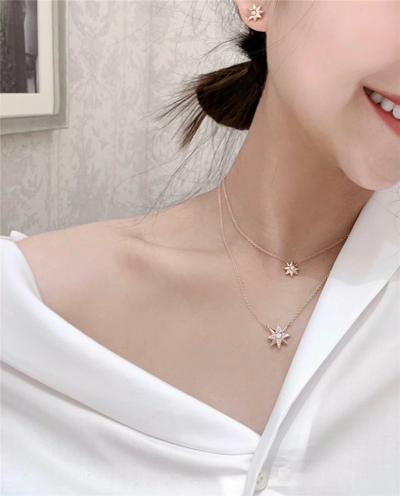 D10r 8-pointed star necklace