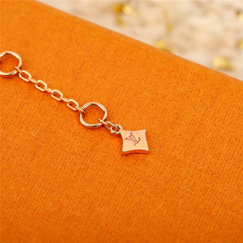 l0vis Vvtt0n lv four flower bracelet