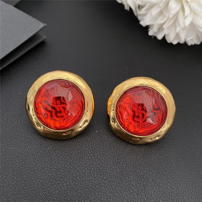 Y51 vintage red resin ear clip