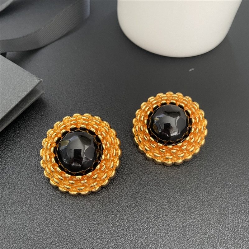 Y51 vintage resin ear clip