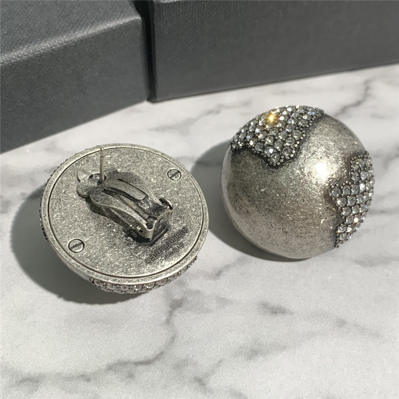 Y51 vintage earrings
