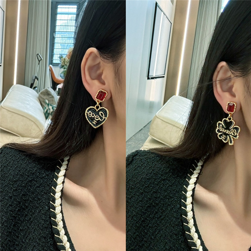 ch**el red D1am0nd gold edge lava earrings