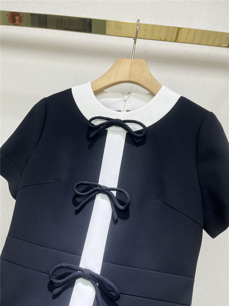Va1e*ntin0 black dress replica d&g clothing