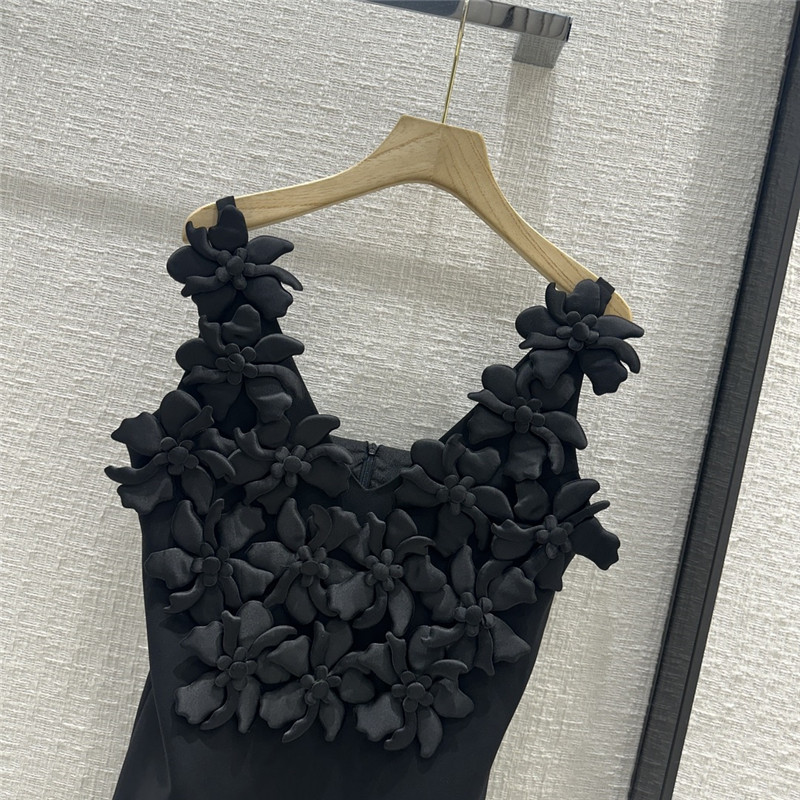 Va1e*ntin0 suspender black dress replica clothing