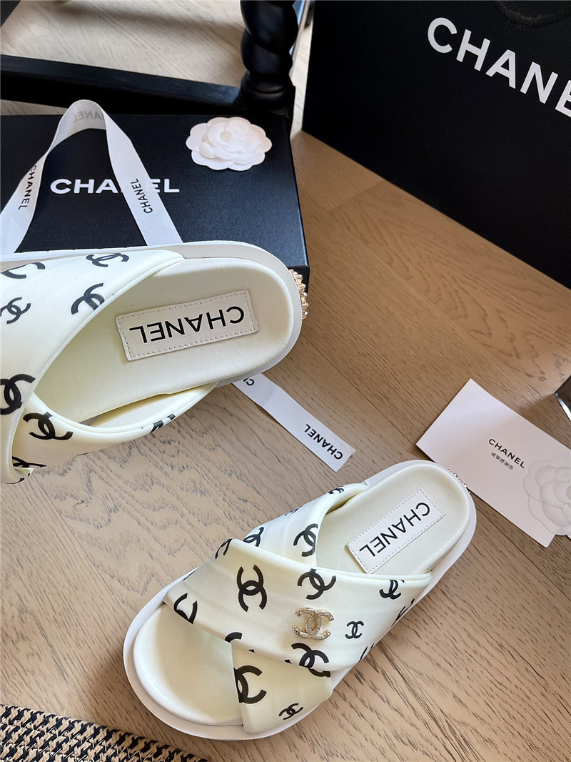 Ch**el velvet cross platform slides beige