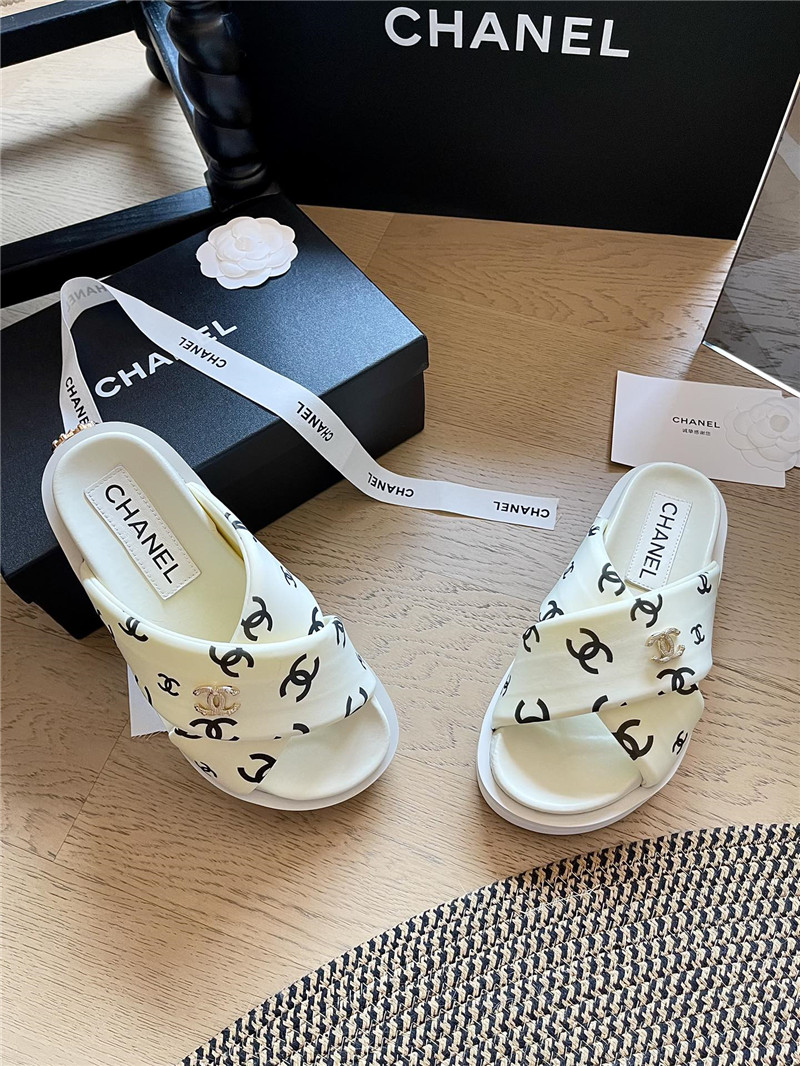 Ch**el velvet cross platform slides beige