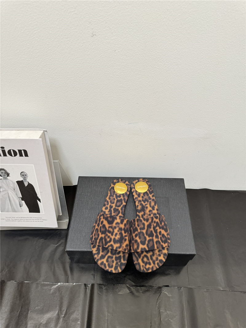 Sa1nt Lau*nt leopard print slides