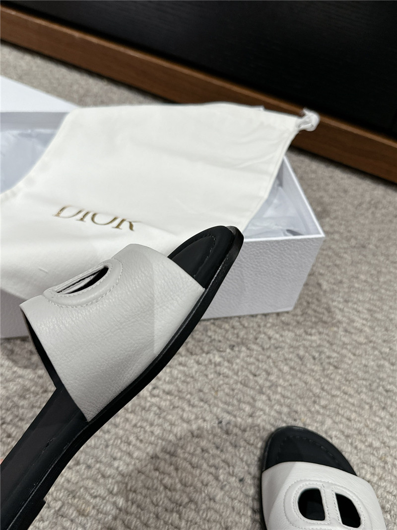 D10r d-club white leather slides