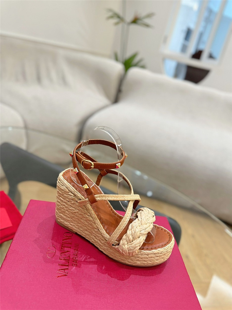 Va1e*ntin0 garavani rockstud brown raffia leather espadrille wedges