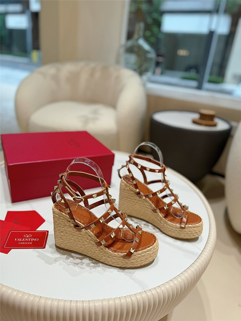 Va1e*ntin0 garavani rockstud wedge sandals brown