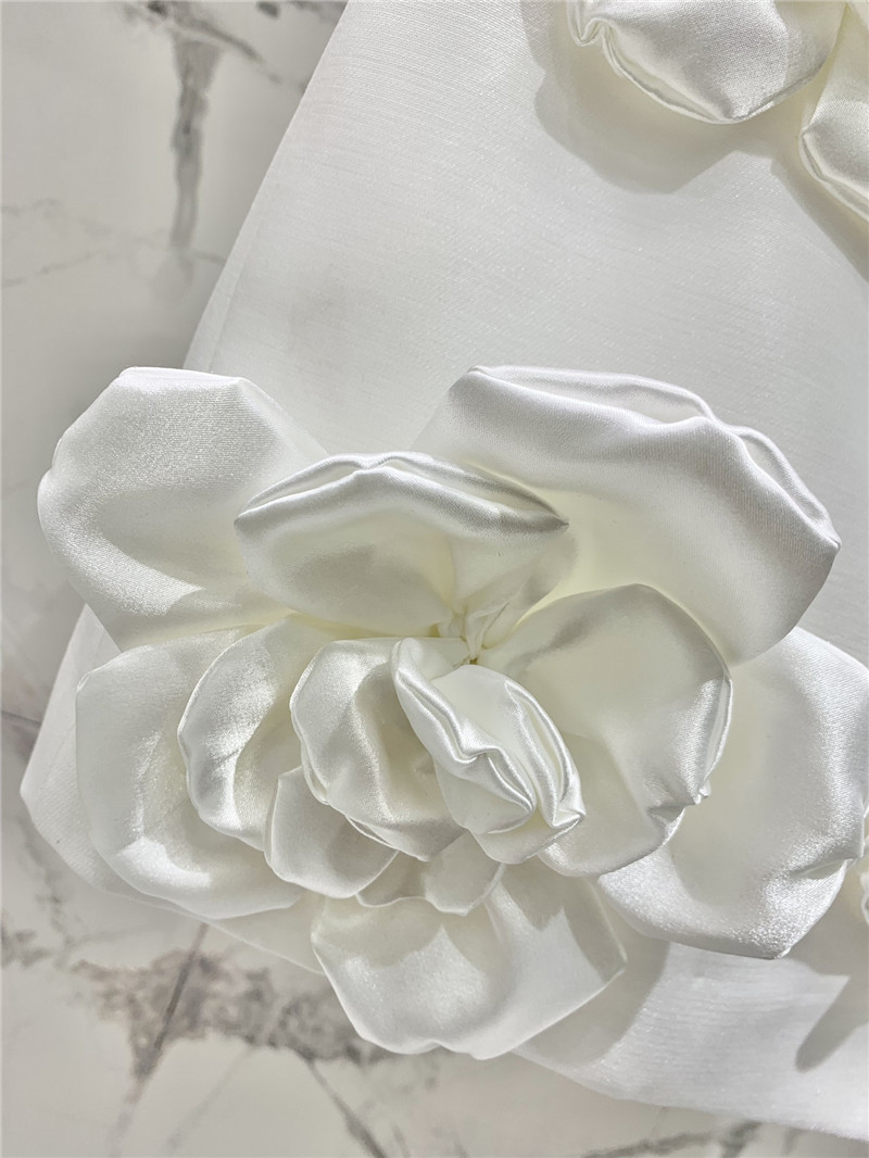 Va1e*ntin0 three-dimensional flower skirt replica d&g clothing