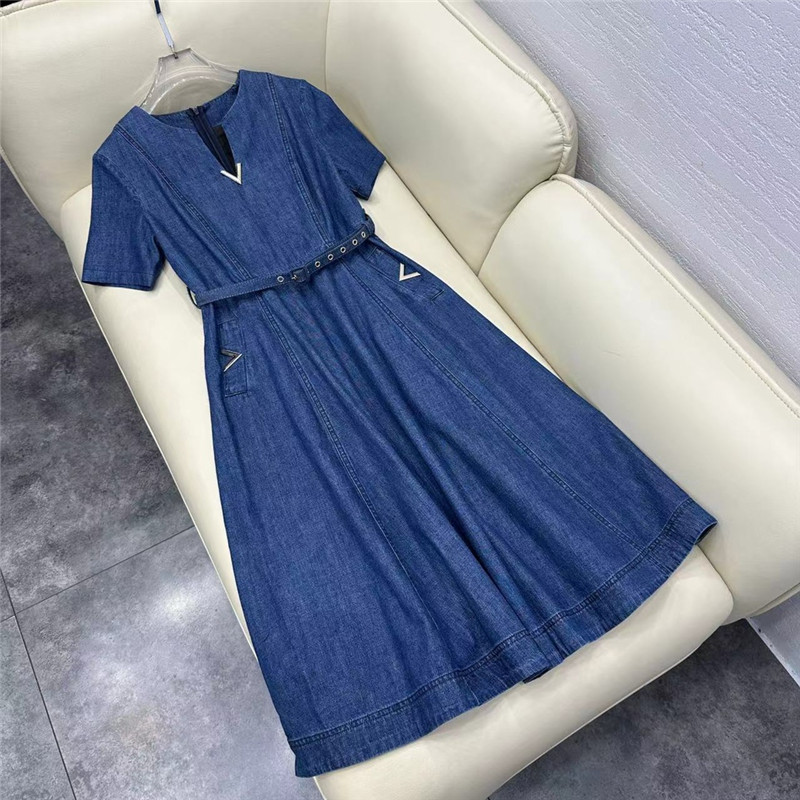 Va1e*ntin0 waist-cinching dress replica clothing