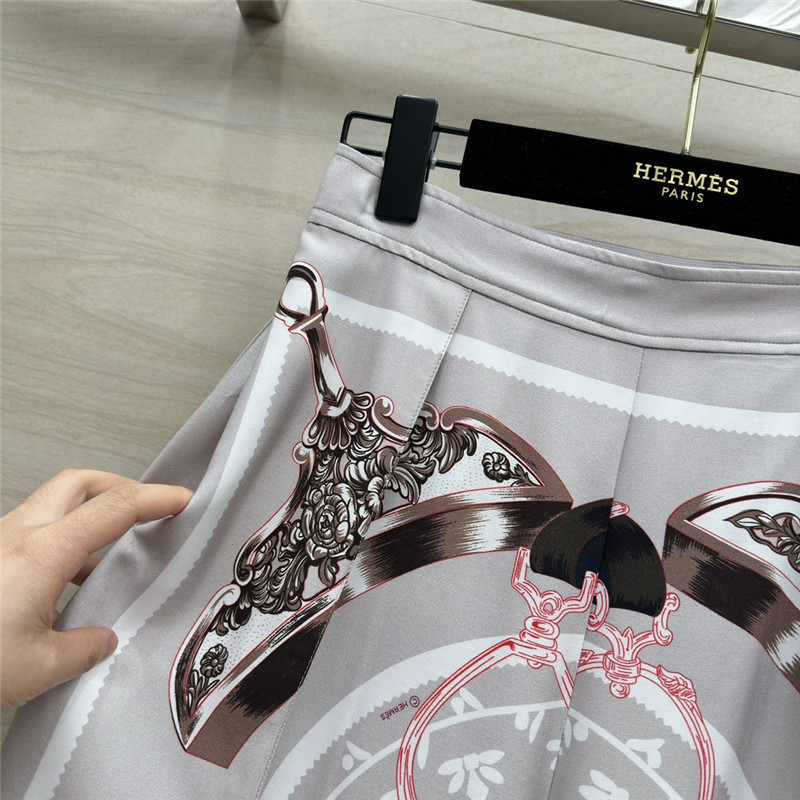 H**me5 chain saddle print silk trousers replica clothes