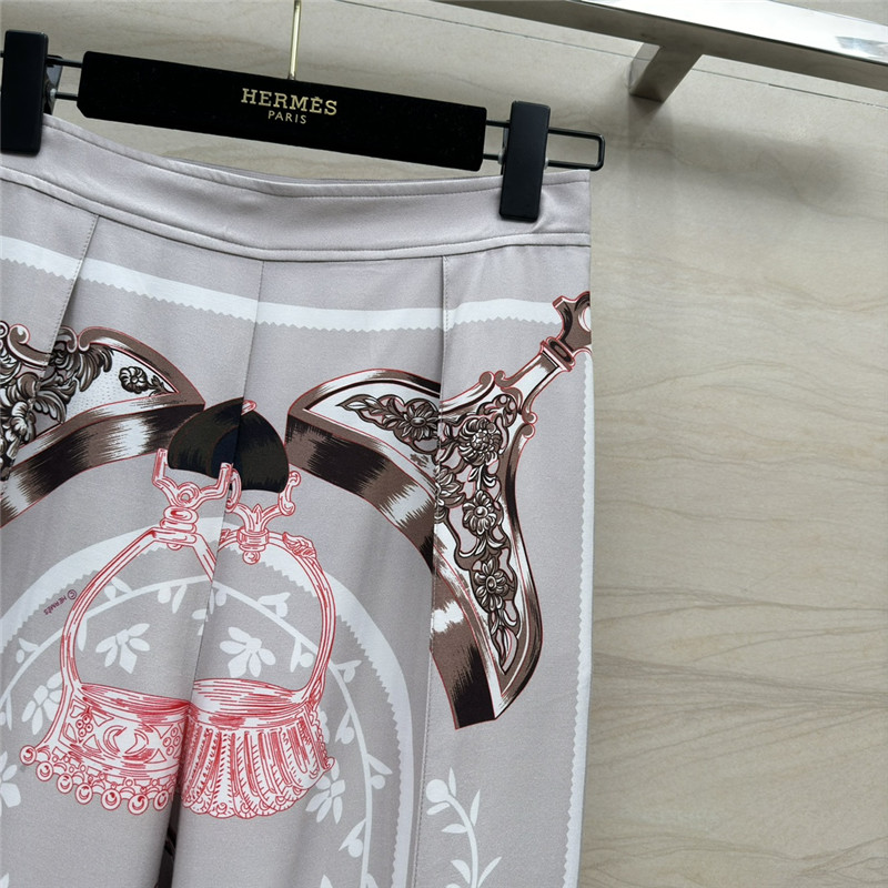 H**me5 chain saddle print silk trousers replica clothes
