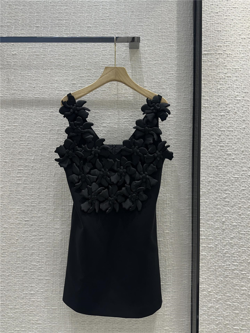 Va1e*ntin0 suspender black dress replica clothes