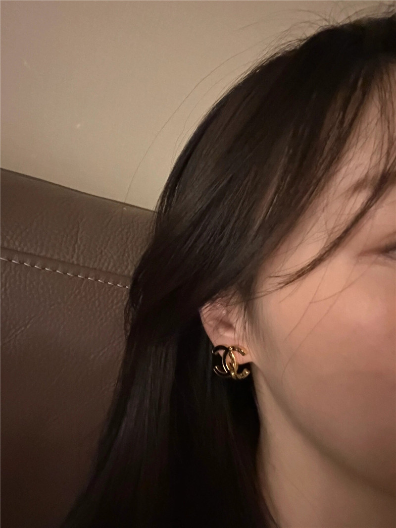 Ch**el double c earrings