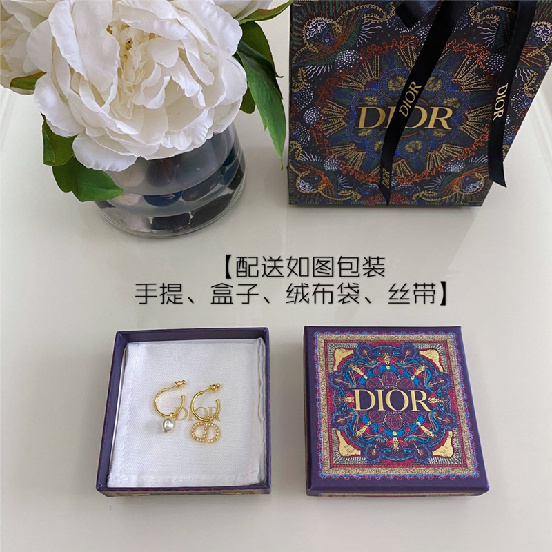 D10r new left and right asymmetrical earrings
