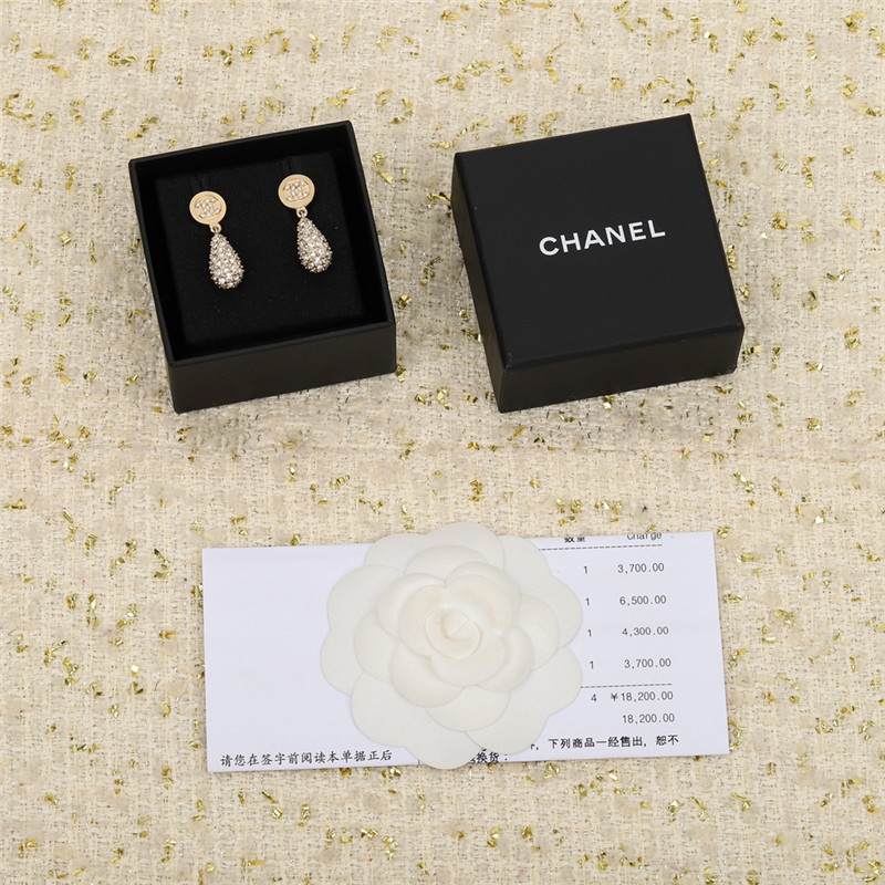 Ch**el small double c logo earrings
