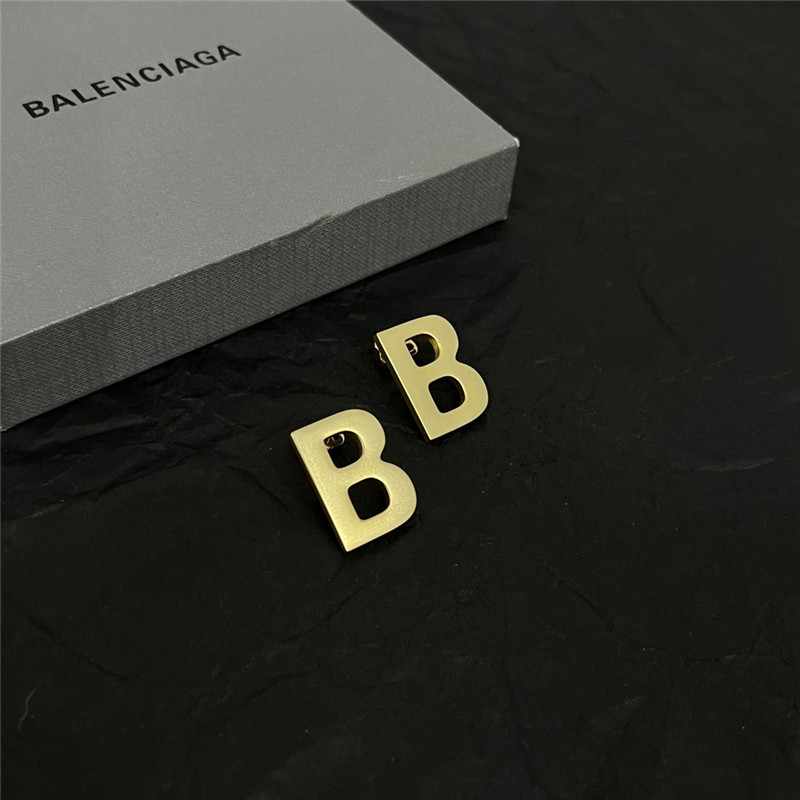 Ba1en*iaga retro earrings