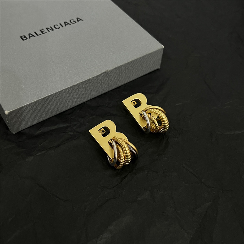 Ba1en*iaga simple and elegant earrings