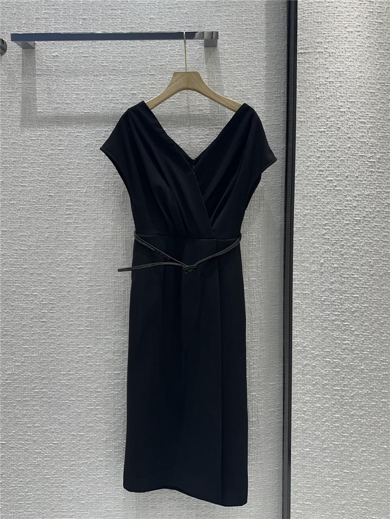 D10r drop shoulder deep v-neck dress replica clothes