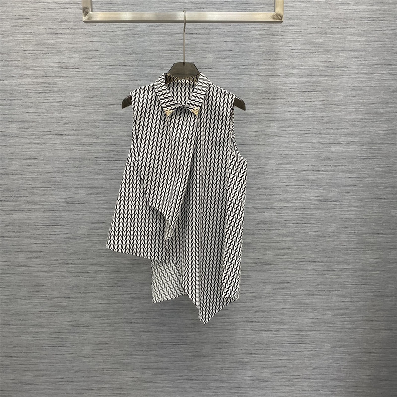 Va1e*ntin0 lapel vest shirt cheap replica designer clothes