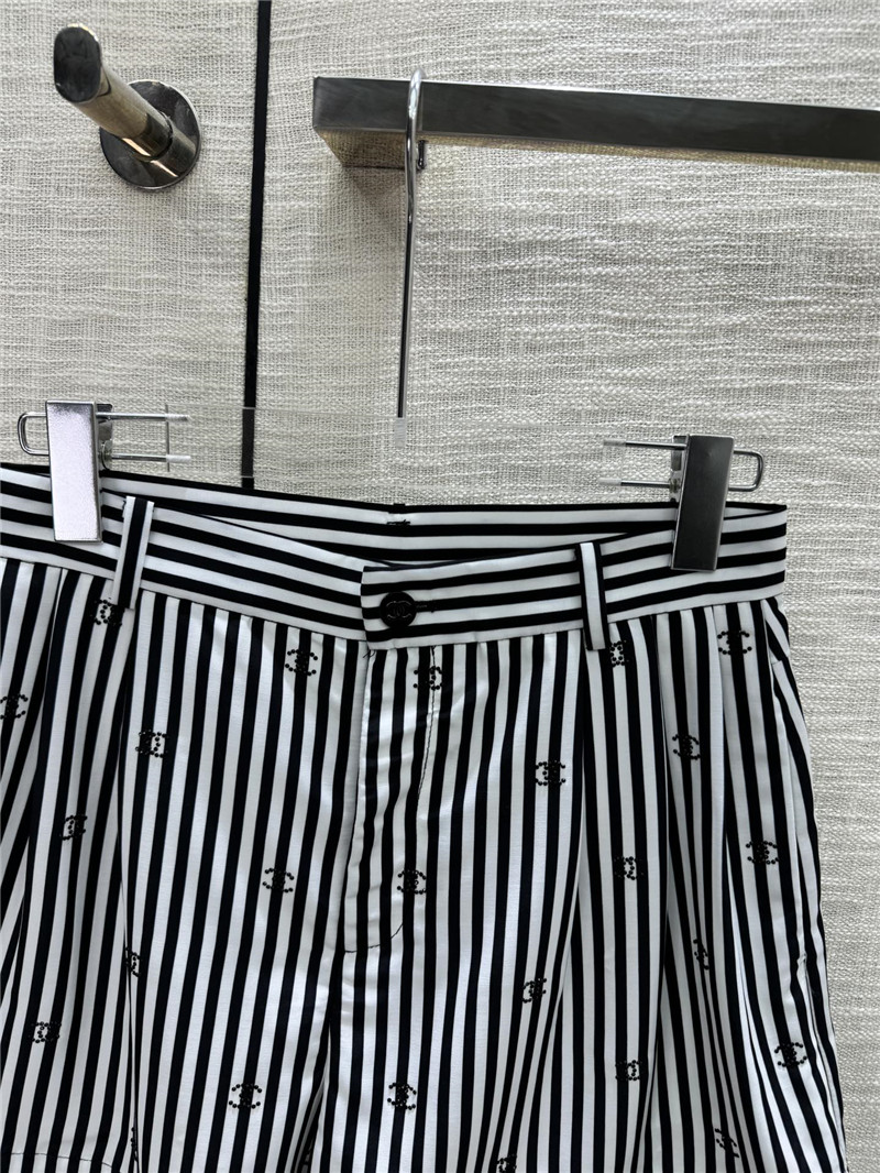 ce1i*e hot D1am0nd double c striped shorts replica clothing