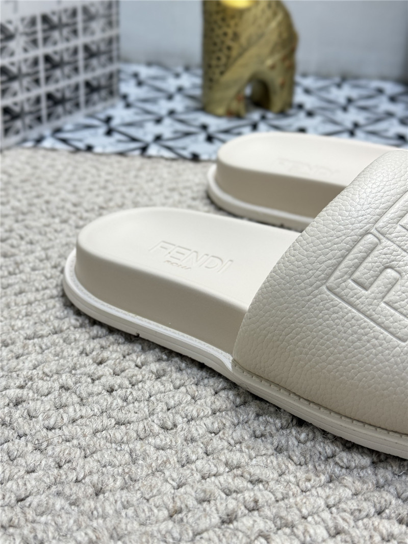 F**di roma slides white