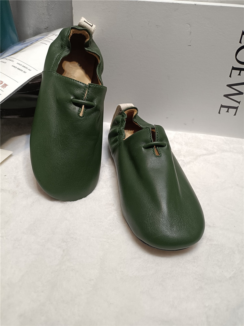 L0ew* green leather ballet flats