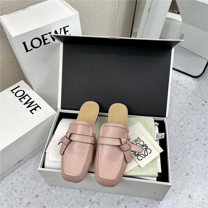 L0ew* gate flat mule in pink