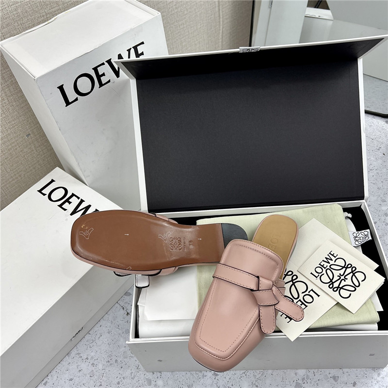 L0ew* gate flat mule in pink