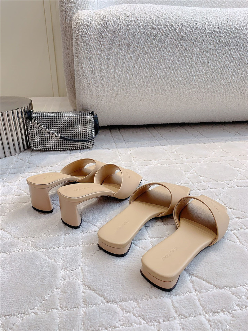 Ba1en*iaga duty free beige women’s sandals