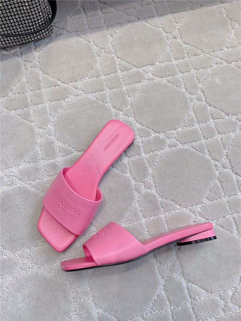 Ba1en*iaga duty free leather logo slide sandals in pink