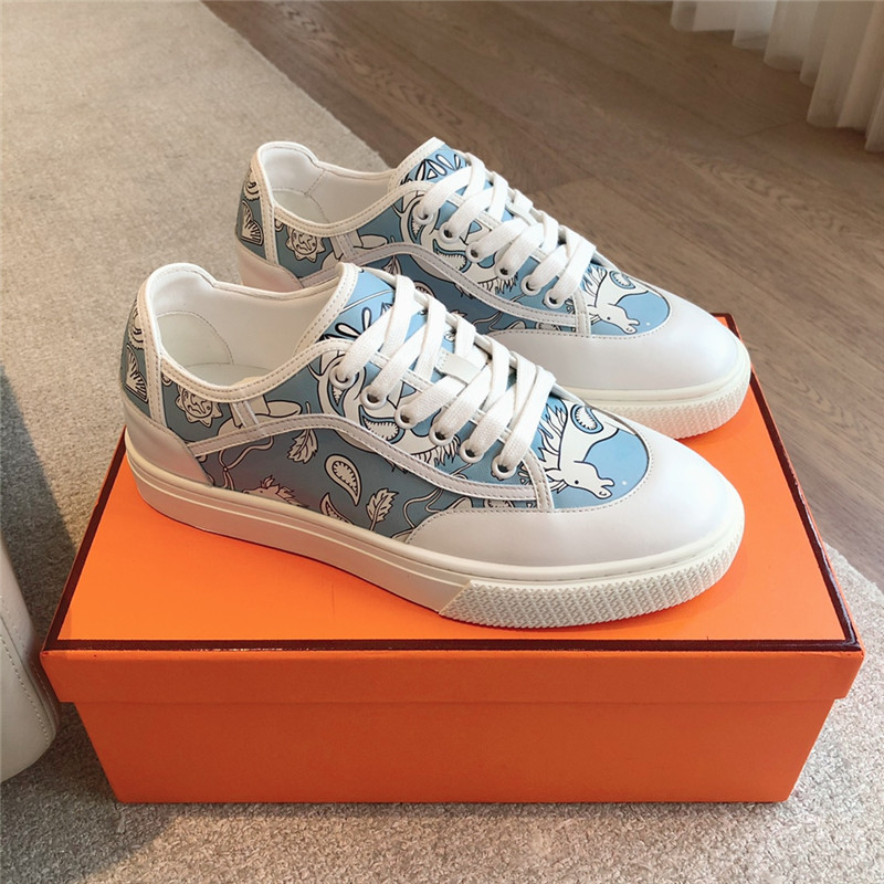H**me5 canvas print lace-up sneakers