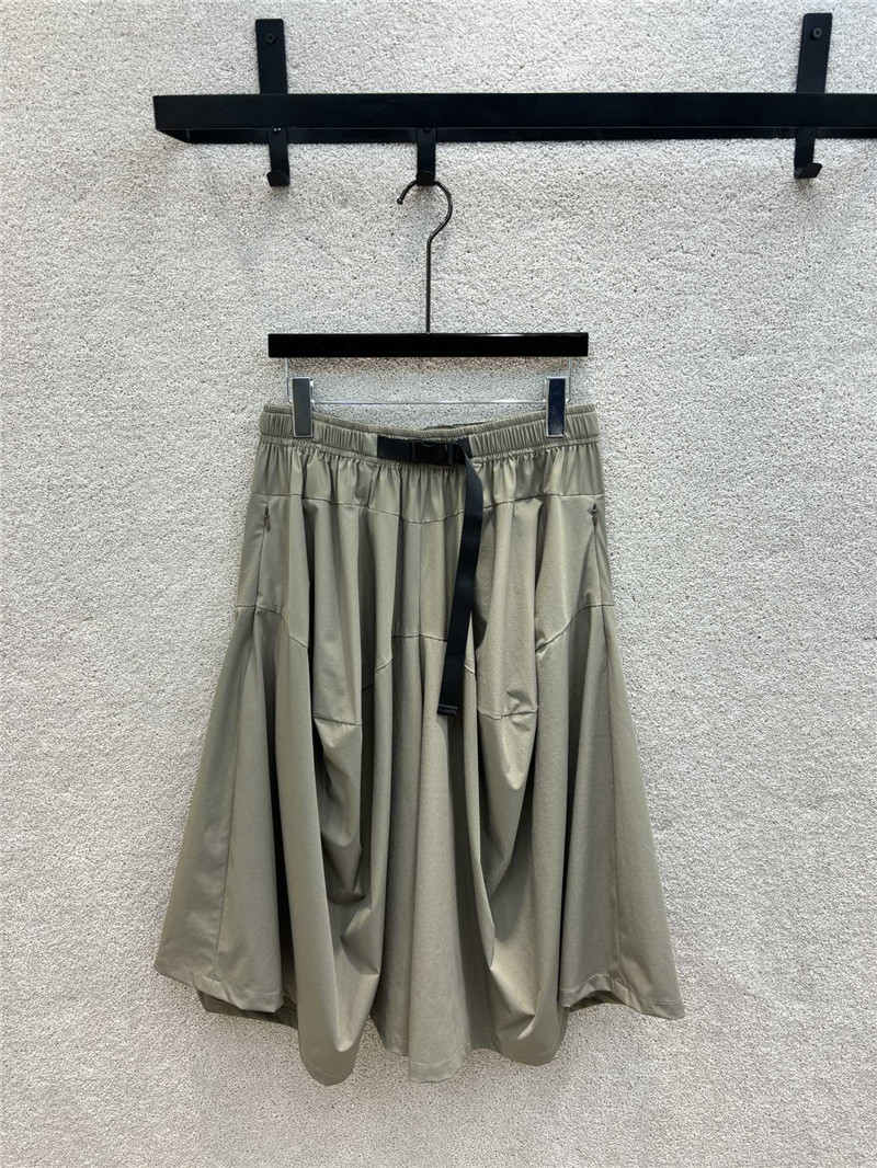 Pra*a silhouette workwear style trousers skirt replica clothing sites