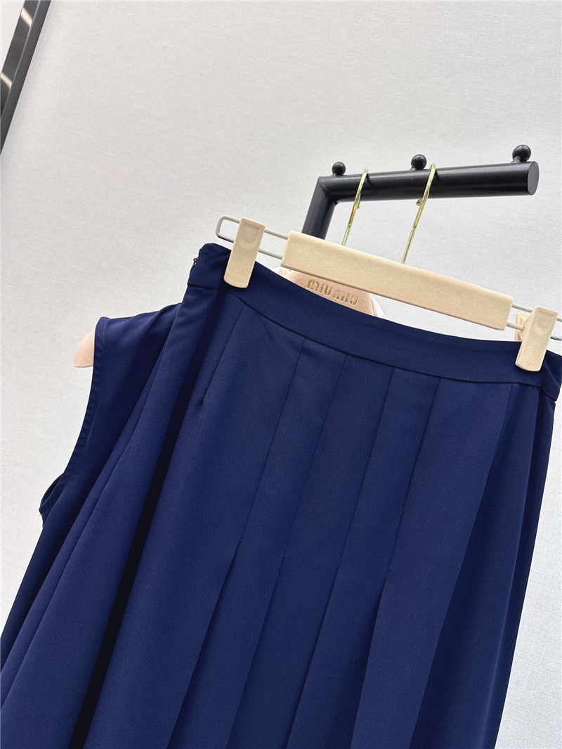 M1um1u sleeveless vest shirt + pleated skirt set replicas clothes