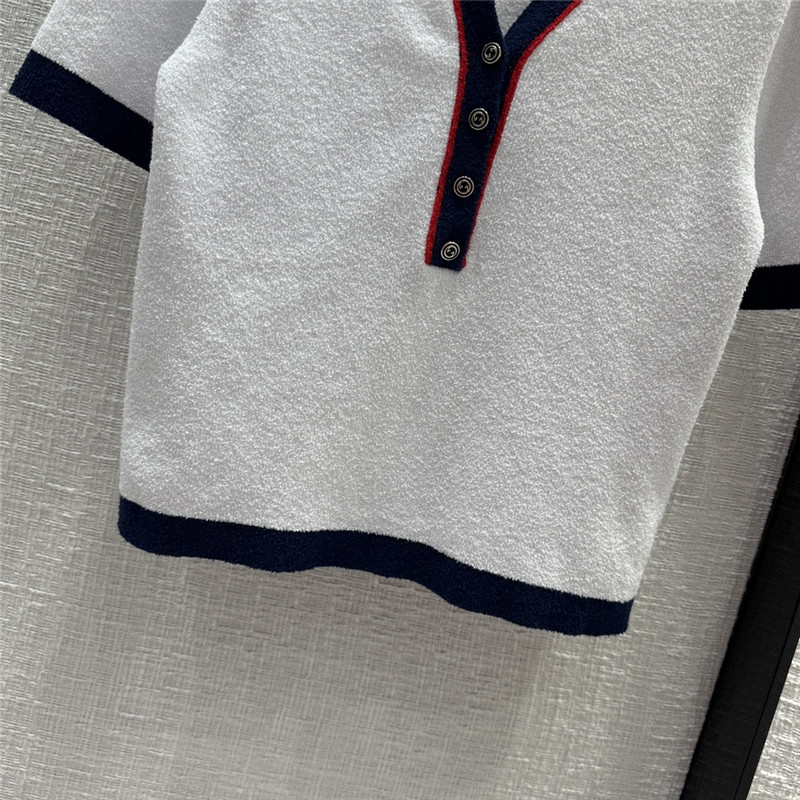 Gvc*1 v-neck stretch rib cotton top