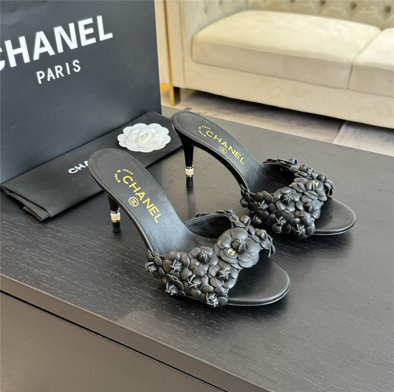 Ch**el camellia heels mules black
