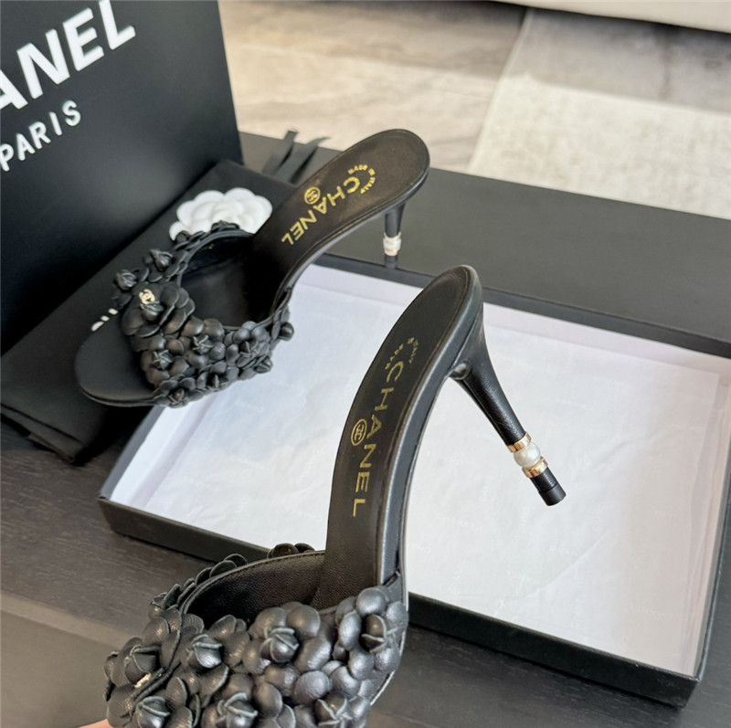 Ch**el camellia heels mules black
